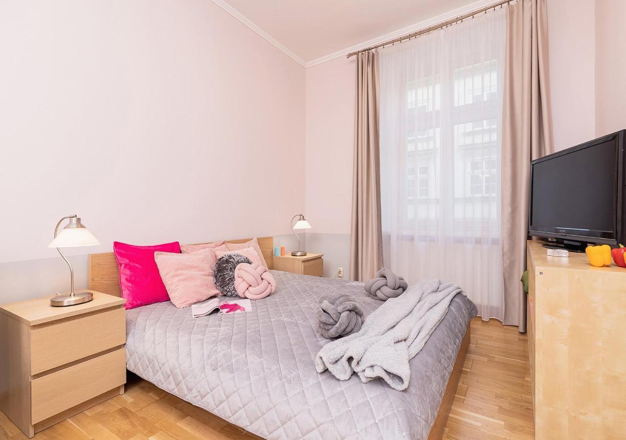 Around Market Square Apartments Krakow Room photo