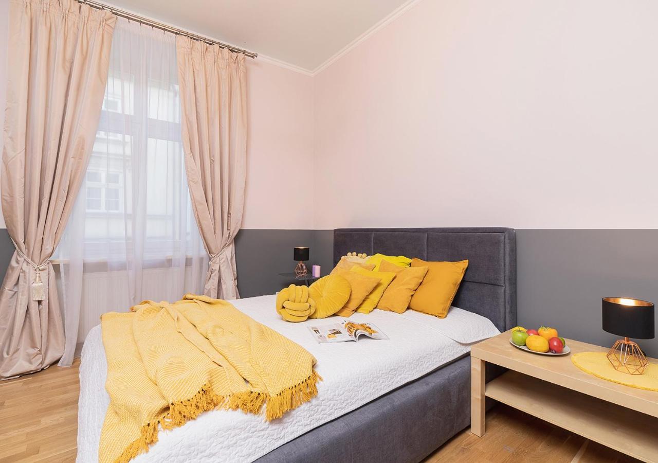 Around Market Square Apartments Krakow Room photo