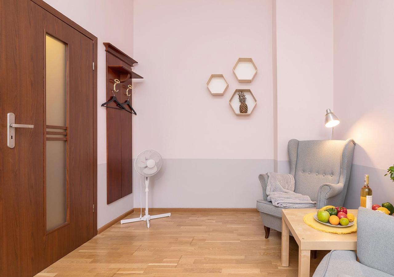 Around Market Square Apartments Krakow Room photo