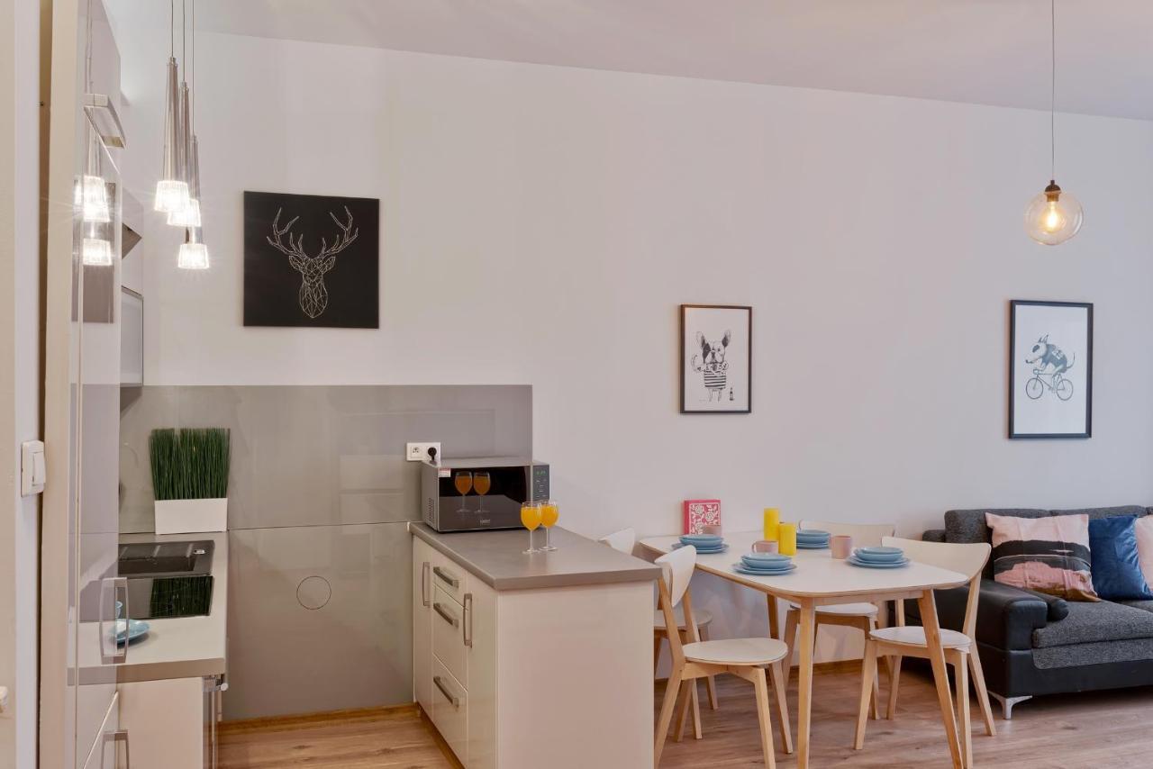 Around Market Square Apartments Krakow Exterior photo